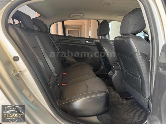 CLASS 71'DEN|2018 MEGANE 4 TOUCH PAKET 2 PARÇA BOYALI