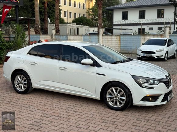 GÜNDEM'DEN 2017 DİZEL OTOMATİK TOUCH PAKET MEGANE4