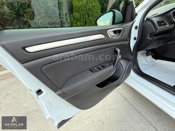 2017 Megane 1.5 DCI Touch EDC GERİ GÖRÜŞ+TESLA EKRAN OTOMATİK