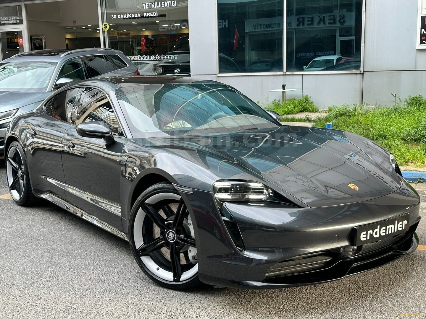 Galeriden Porsche Taycan Elektrik 4S Performance Plus 2020 Model İstanbul 55.000 km Füme 7