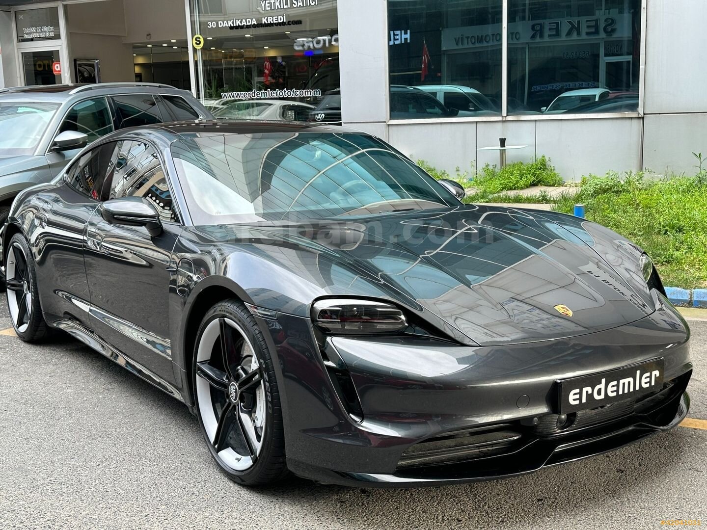 Galeriden Porsche Taycan Elektrik 4S Performance Plus 2020 Model İstanbul 55.000 km Füme 5