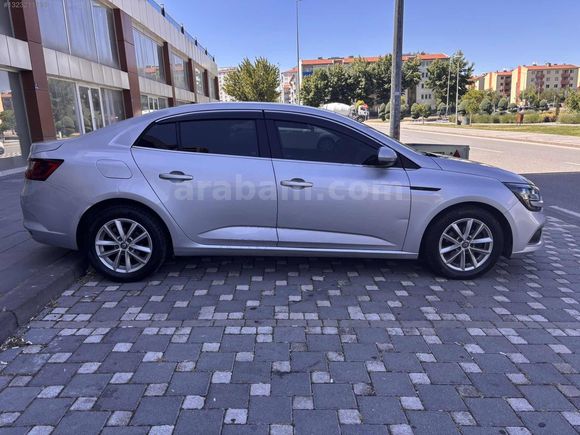 YENİ MUAYENELİ DİZEL OTOMATİK MEGANE