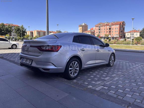 YENİ MUAYENELİ DİZEL OTOMATİK MEGANE