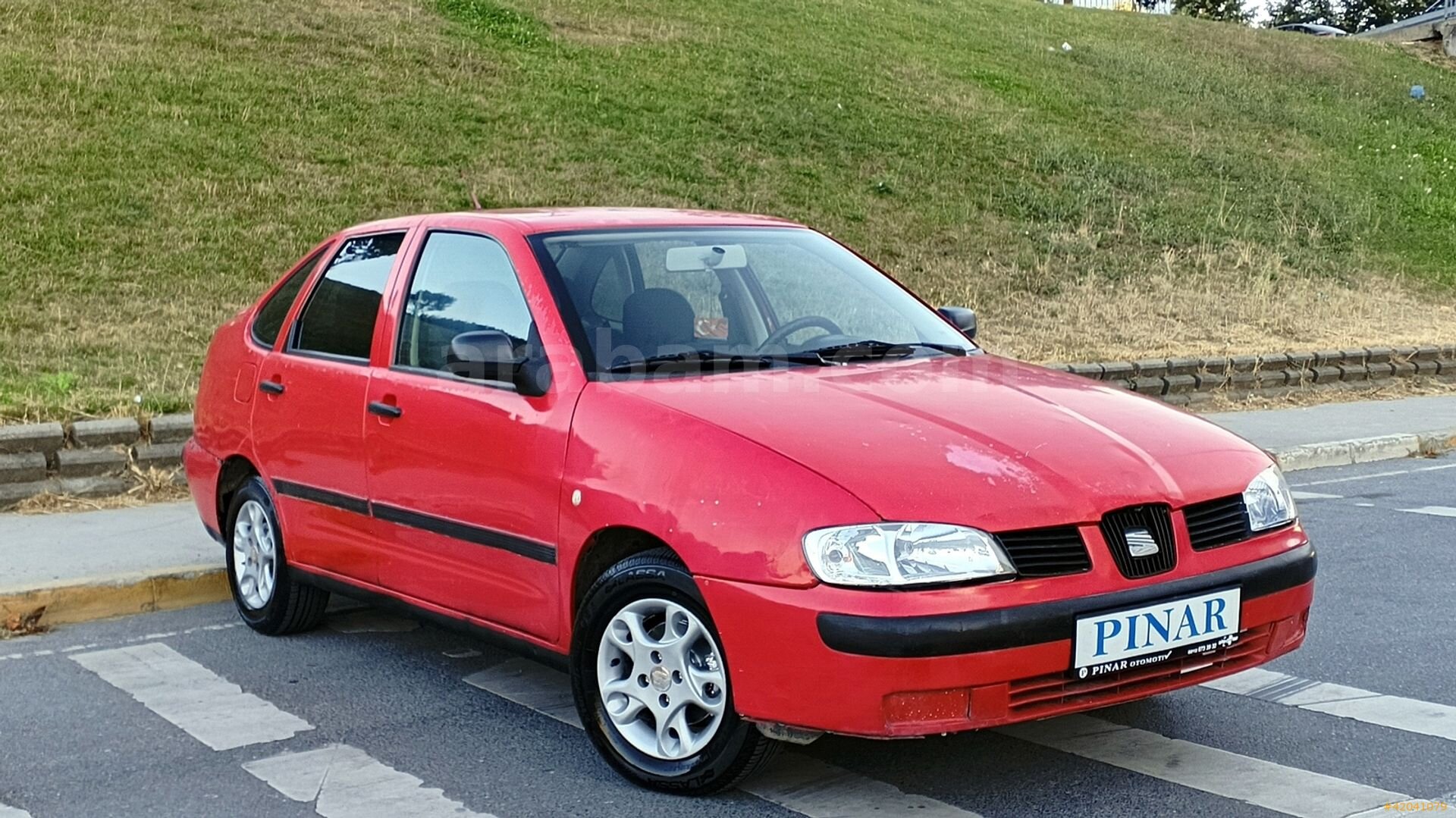 Galeriden Seat Cordoba 1.6 Stella 2000 Model İstanbul 329.600 km Kırmızı 5