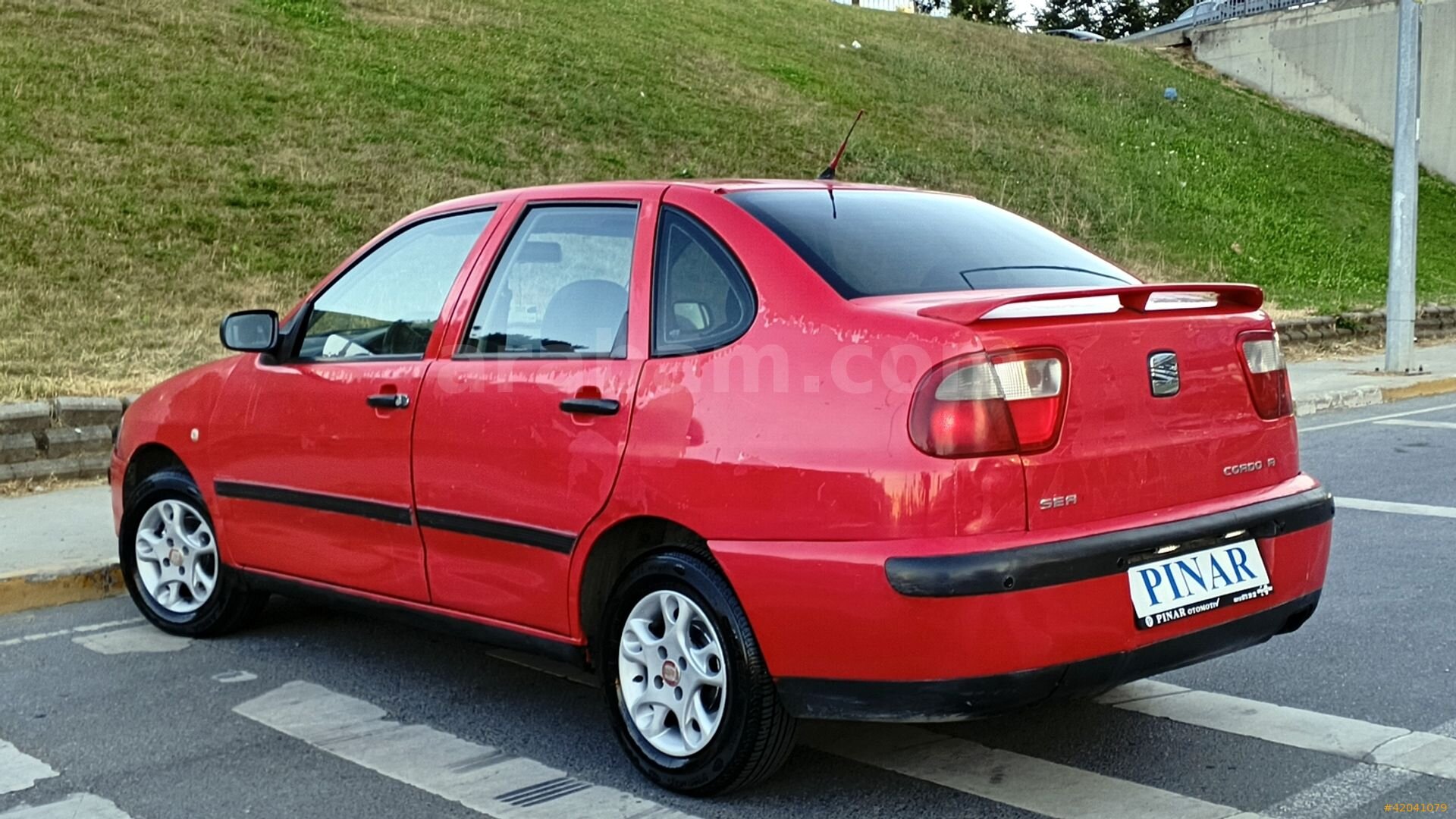 Galeriden Seat Cordoba 1.6 Stella 2000 Model İstanbul 329.600 km Kırmızı 6
