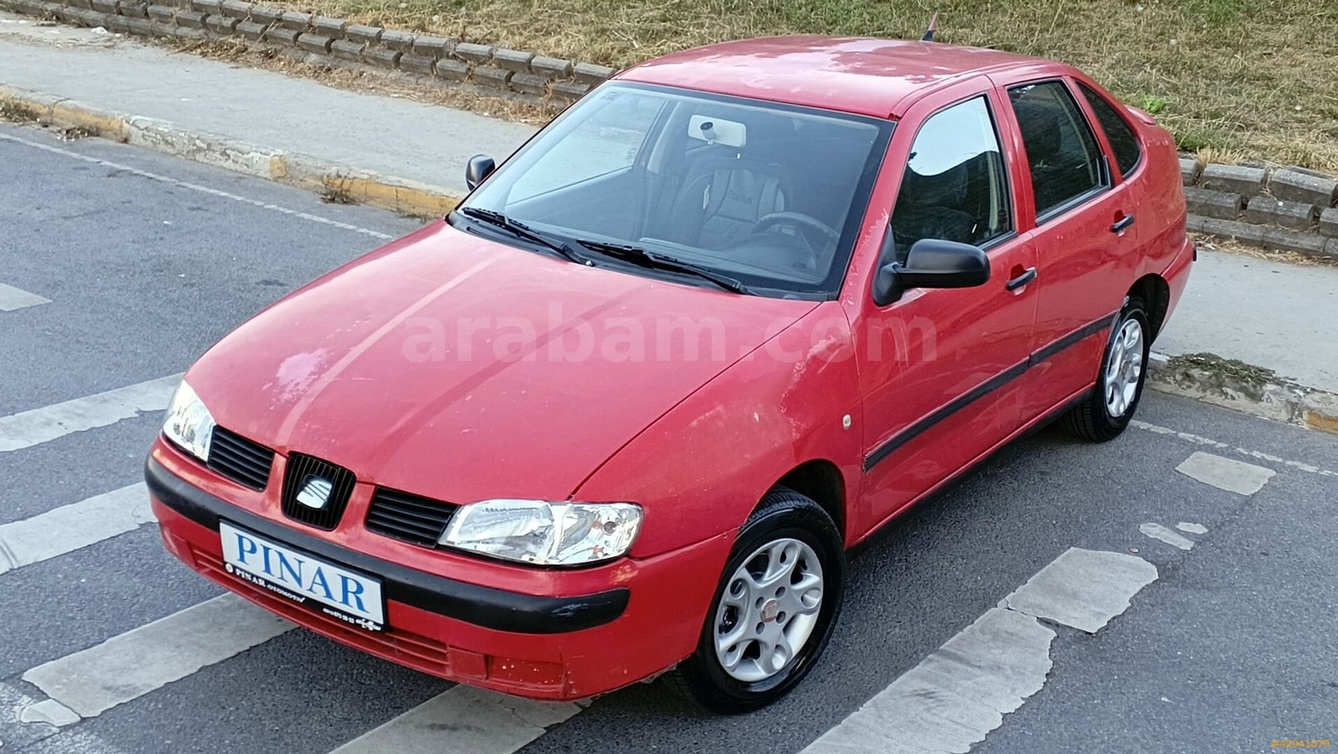 Galeriden Seat Cordoba 1.6 Stella 2000 Model İstanbul 329.600 km Kırmızı 3