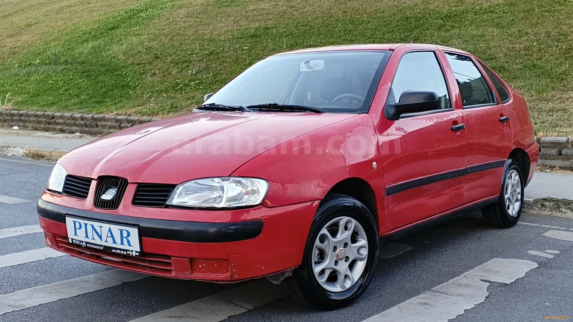 Galeriden Seat Cordoba 1.6 Stella 2000 Model İstanbul 329.600 km Kırmızı 2