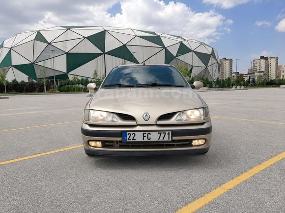 Sahibinden Renault Megane 2.0 RXT 1998 Model