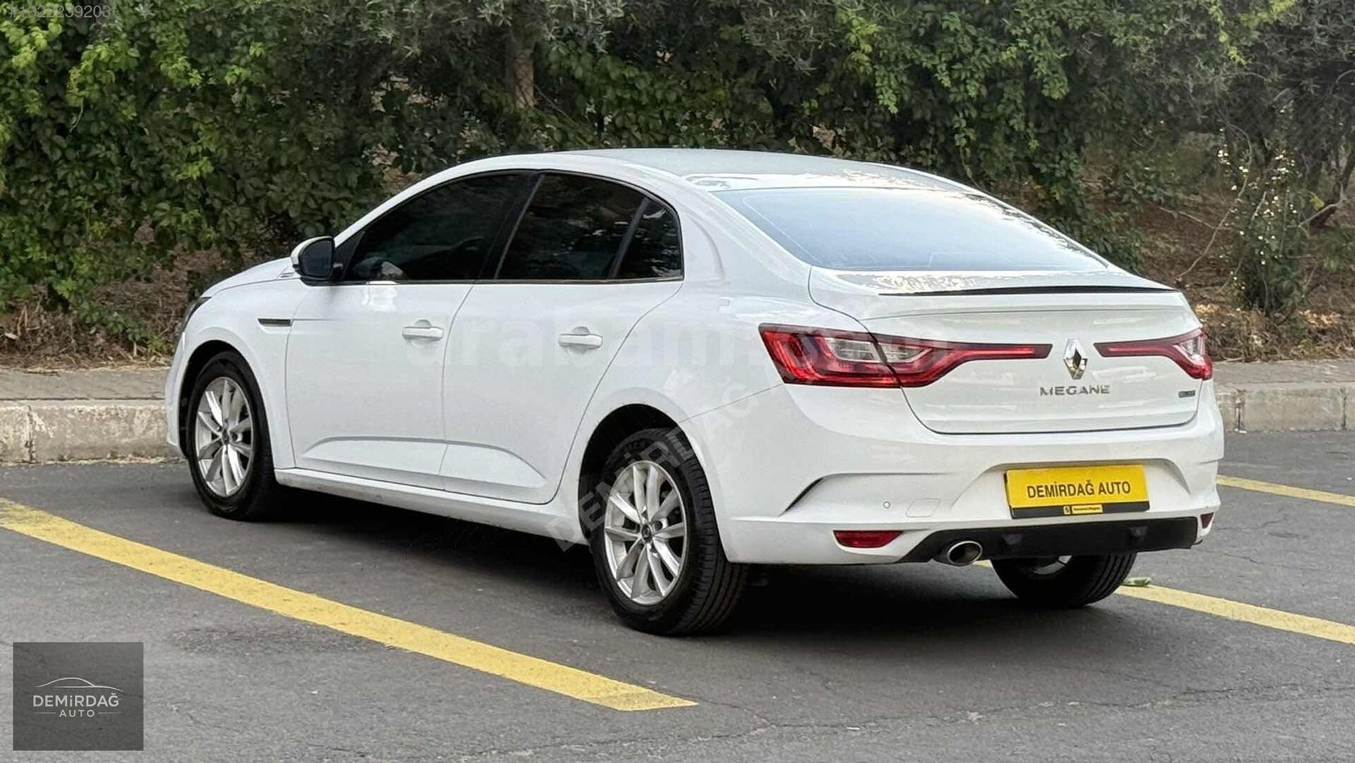 Galeriden Renault Megane 1.5 dCi Touch 2017 Model Şanlıurfa 188.000 km Beyaz 4