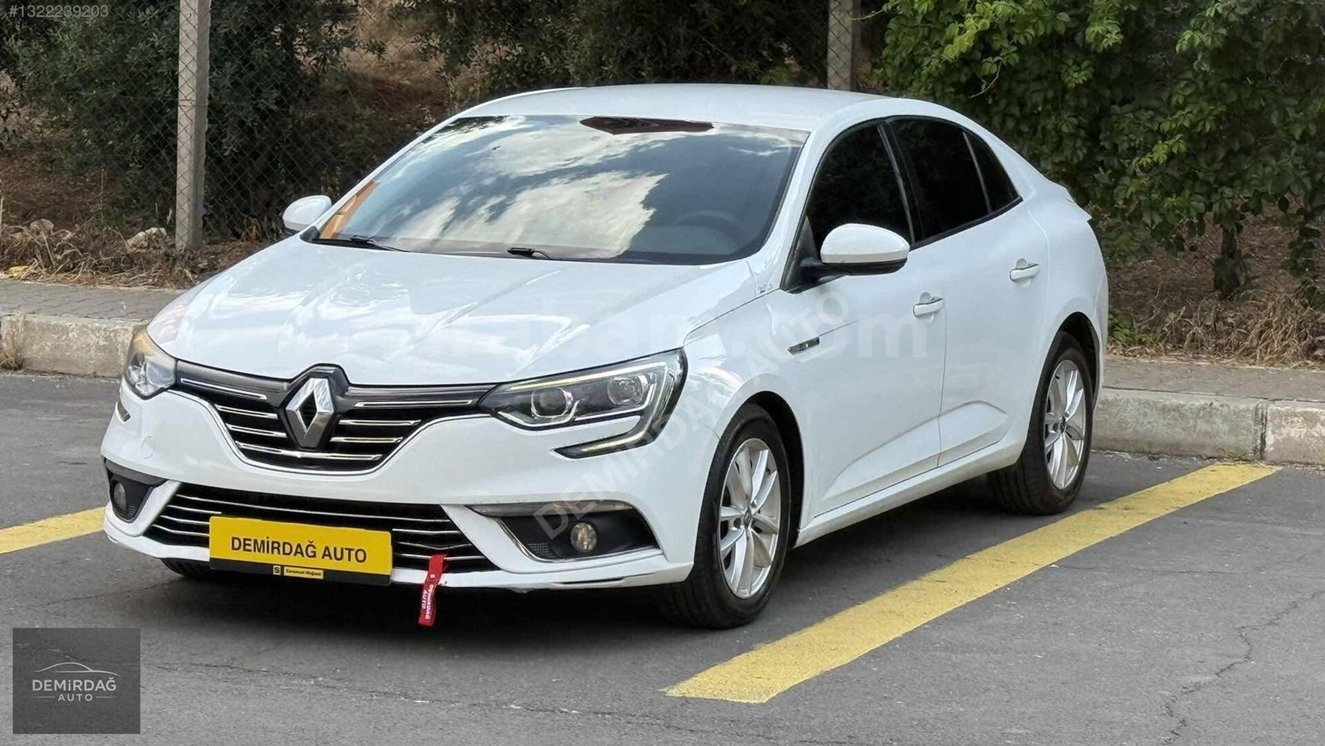 Galeriden Renault Megane 1.5 dCi Touch 2017 Model Şanlıurfa 188.000 km Beyaz 3