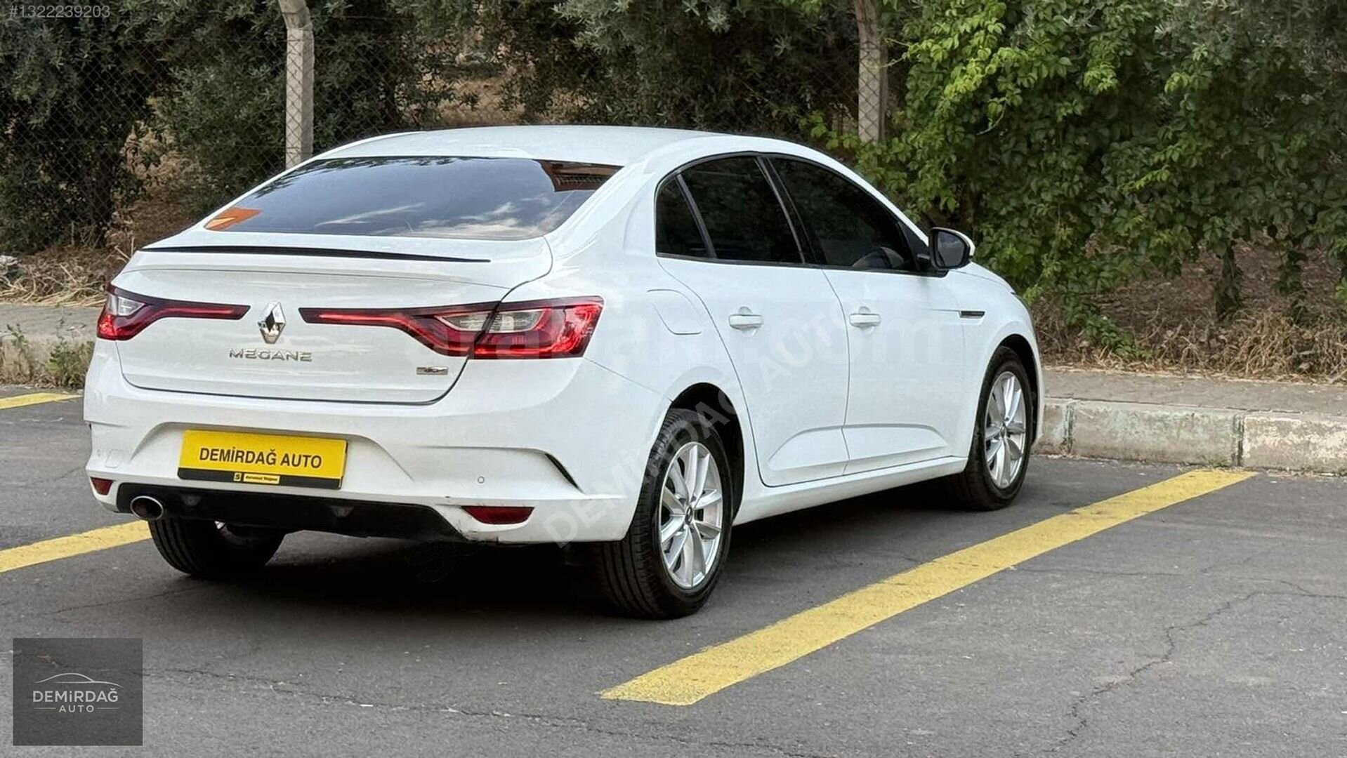 Galeriden Renault Megane 1.5 dCi Touch 2017 Model Şanlıurfa 188.000 km Beyaz 5