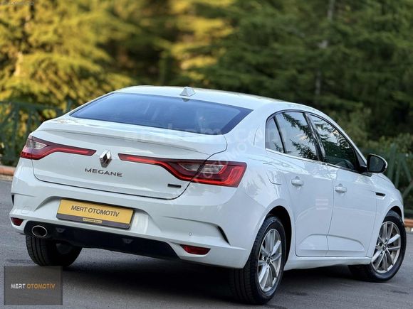 HATASIZ BOYASIZ MEGANE DÜŞÜK KM