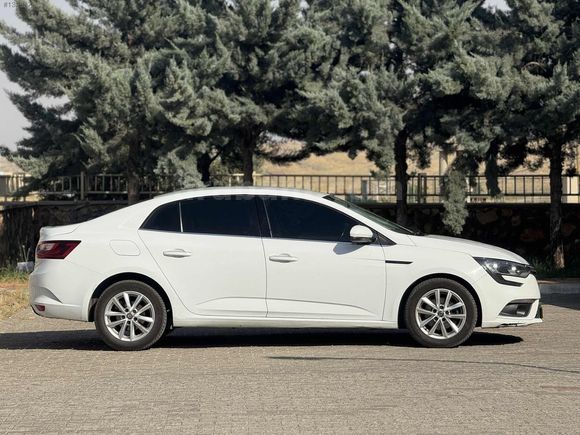 M-MECE AUTO/MEGANE4/HATASIZ BOYASIZ/176.000KM'DE