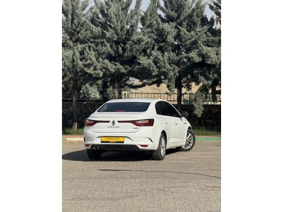 M-MECE AUTO/MEGANE4/HATASIZ BOYASIZ/176.000KM'DE