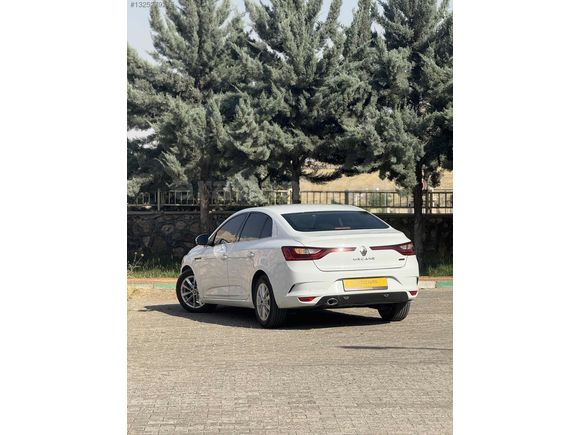 M-MECE AUTO/MEGANE4/HATASIZ BOYASIZ/176.000KM'DE