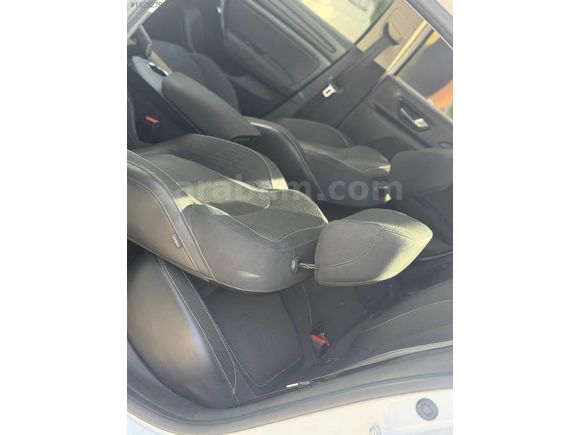 M-MECE AUTO/MEGANE4/HATASIZ BOYASIZ/176.000KM'DE