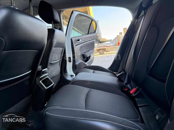 TAN CAR'S DAN 2019 DAN RENAULT MEGNE TOUCH DEĞİŞENSİZ