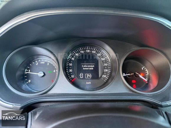 TAN CAR'S DAN 2019 DAN RENAULT MEGNE TOUCH DEĞİŞENSİZ