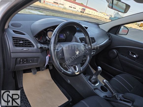 ÇINAROĞLU/2015/BOYASIZ/96.000 KM/MEGANE/1.5 DCI/TOUCH PLUS/BEYAZ