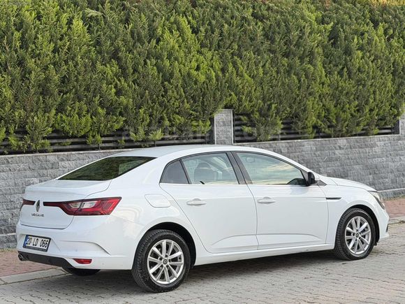 2020 RENAULT MEGANE DEGİŞENSİZ 2 PARÇA BOYALI