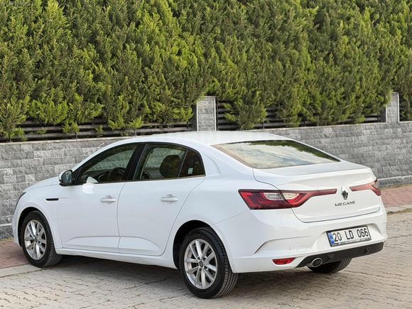 2020 RENAULT MEGANE DEGİŞENSİZ 2 PARÇA BOYALI
