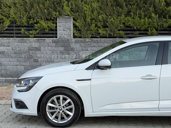2020 RENAULT MEGANE DEGİŞENSİZ 2 PARÇA BOYALI