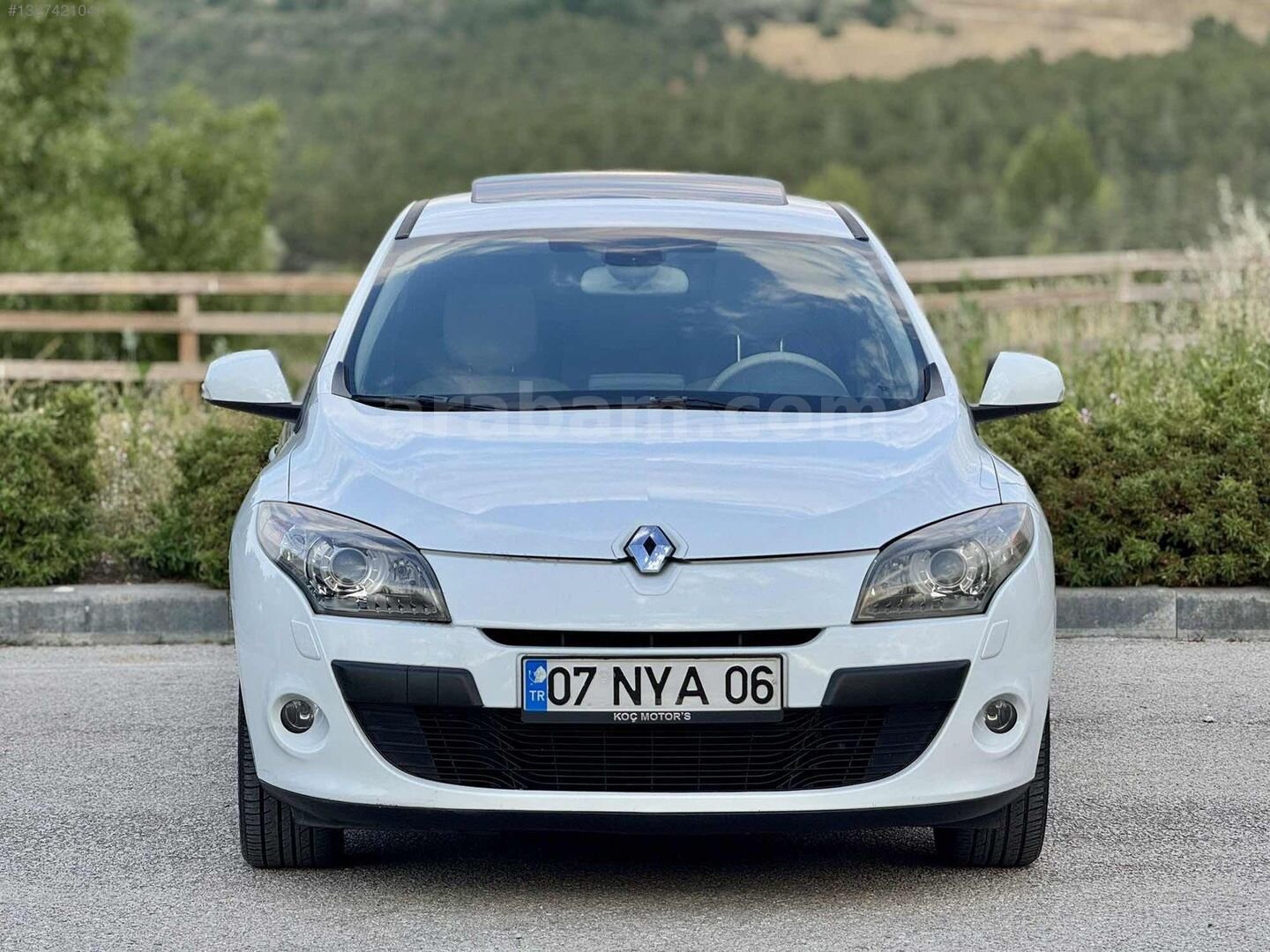 Galeriden Renault Megane 1.6 Privilege 2011 Model Ankara 180.000 km Beyaz 2