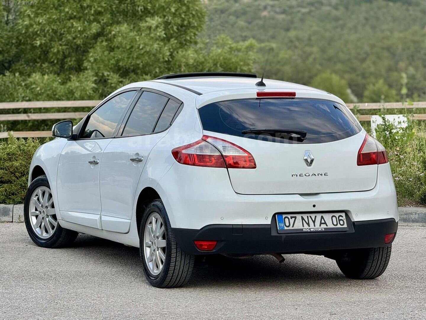 Galeriden Renault Megane 1.6 Privilege 2011 Model Ankara 180.000 km Beyaz 6