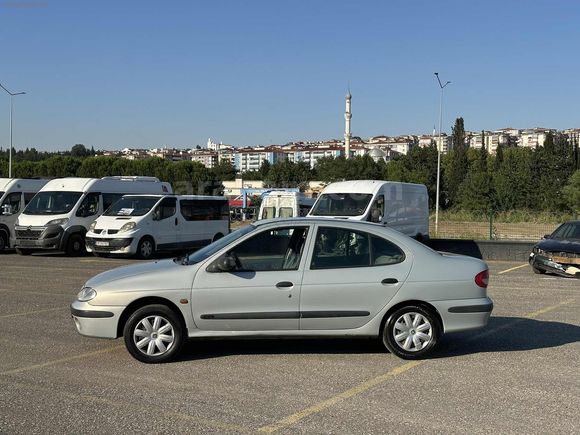 NASIR OTOMOTİVDEN 2000 MODEL MEGAN 1 KLİMA