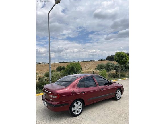 RENAULT MEGANE 1.6 KLİMALI - TAKASLI