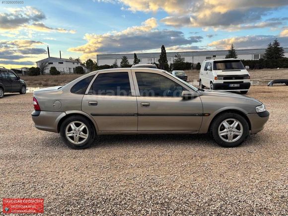 1998 MODEL DİJİTAL KLİMALI 2.0 BENZİN LPG