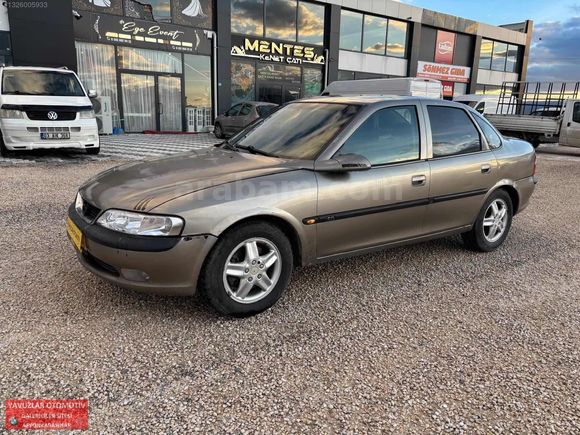 1998 MODEL DİJİTAL KLİMALI 2.0 BENZİN LPG