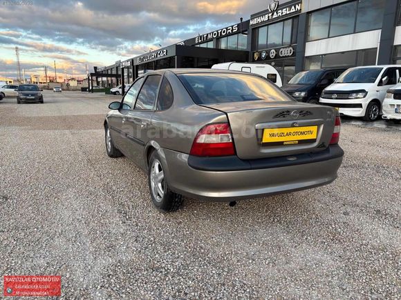 1998 MODEL DİJİTAL KLİMALI 2.0 BENZİN LPG