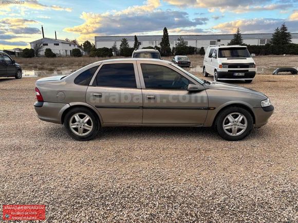 1998 MODEL DİJİTAL KLİMALI 2.0 BENZİN LPG
