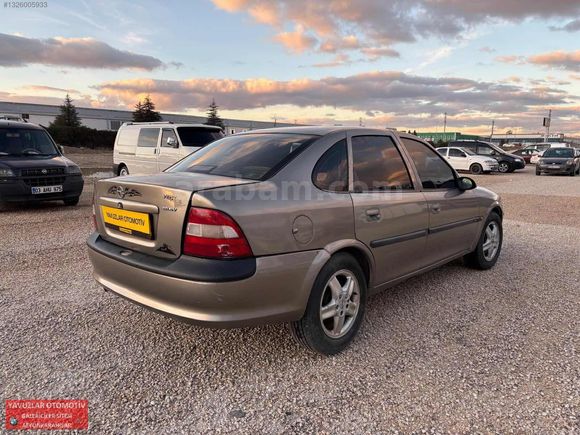 1998 MODEL DİJİTAL KLİMALI 2.0 BENZİN LPG