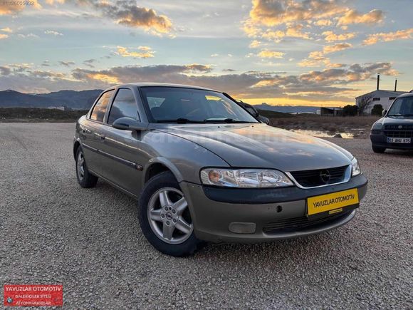 1998 MODEL DİJİTAL KLİMALI 2.0 BENZİN LPG