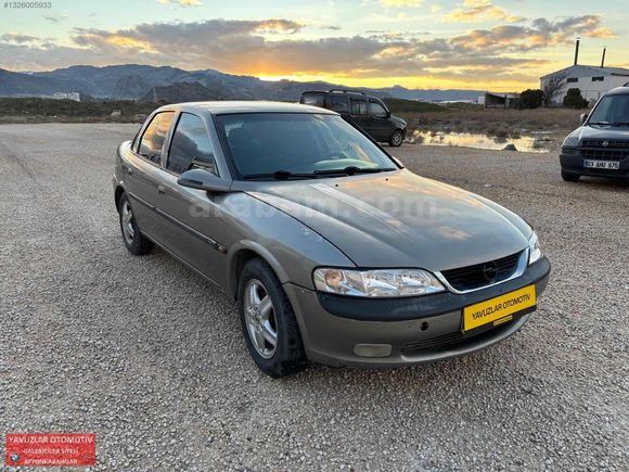 1998 MODEL DİJİTAL KLİMALI 2.0 BENZİN LPG