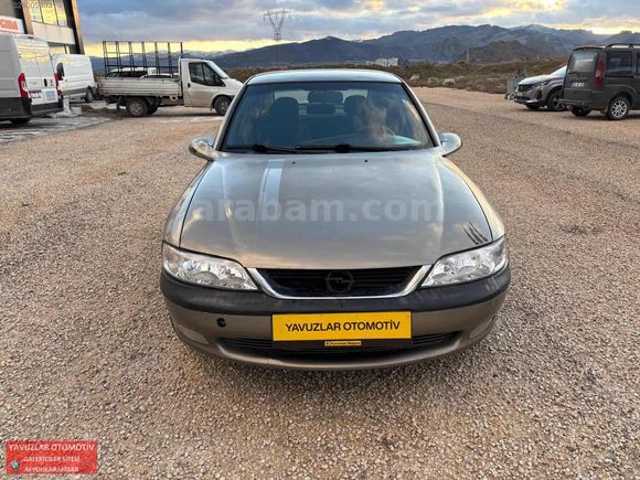 1998 MODEL DİJİTAL KLİMALI 2.0 BENZİN LPG
