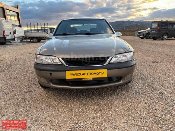 1998 MODEL DİJİTAL KLİMALI 2.0 BENZİN LPG