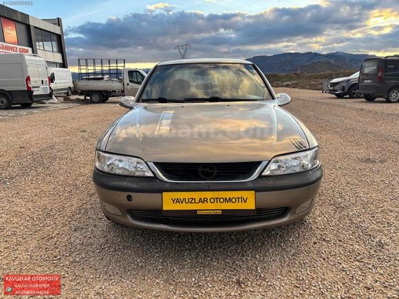 1998 MODEL DİJİTAL KLİMALI 2.0 BENZİN LPG