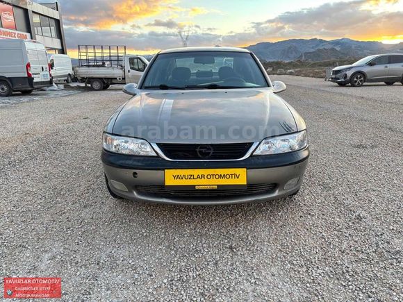 1998 MODEL DİJİTAL KLİMALI 2.0 BENZİN LPG