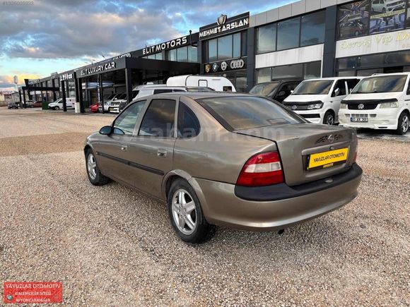 1998 MODEL DİJİTAL KLİMALI 2.0 BENZİN LPG