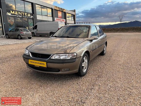 1998 MODEL DİJİTAL KLİMALI 2.0 BENZİN LPG
