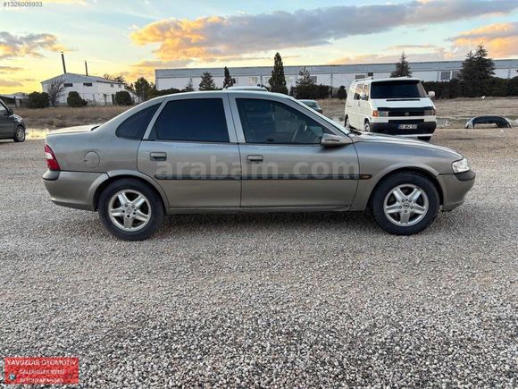 1998 MODEL DİJİTAL KLİMALI 2.0 BENZİN LPG