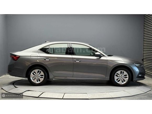 ""GARDEN""2022 OCTAVİA 1.5 E-TEC DSG GRİ/ANTRASİT ŞERİT TAKİP