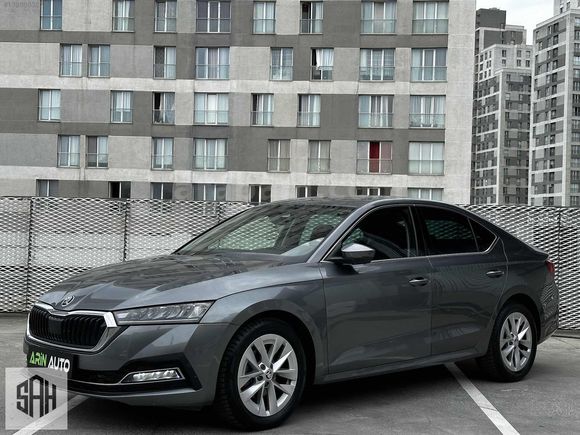 DEĞİŞEN'SİZ 2023 SKODA OCTAVİA 1.5 E-TEC PREMİUM DSG HİBRİT