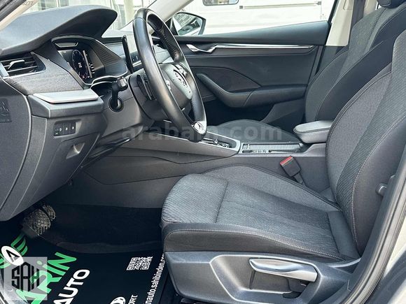 DEĞİŞEN'SİZ 2023 SKODA OCTAVİA 1.5 E-TEC PREMİUM DSG HİBRİT