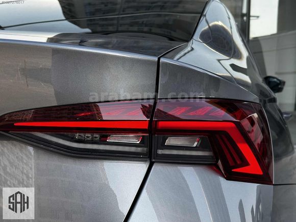 DEĞİŞEN'SİZ 2023 SKODA OCTAVİA 1.5 E-TEC PREMİUM DSG HİBRİT