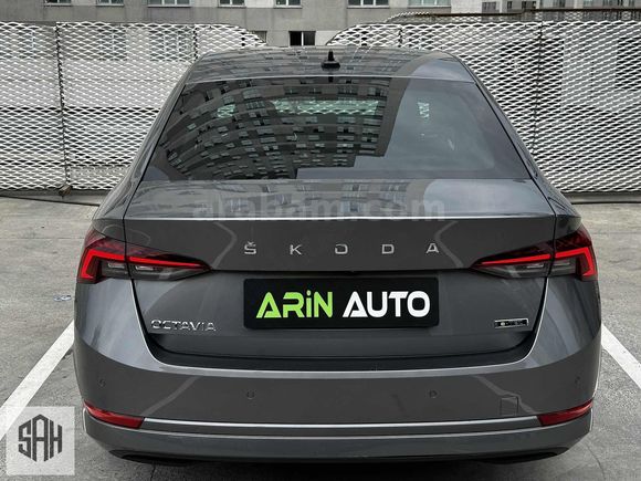 DEĞİŞEN'SİZ 2023 SKODA OCTAVİA 1.5 E-TEC PREMİUM DSG HİBRİT