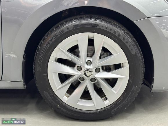 2023 YENİ KASA SKODA OCTAVİA 1.5 E-TEC PREMİUM DSG HİBRİT